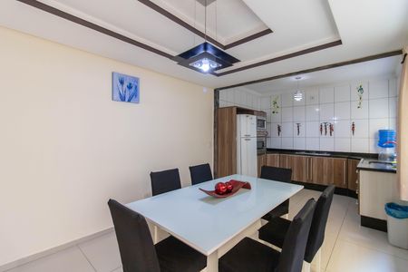 Casa à venda com 300m², 4 quartos e 2 vagas Casa à venda com 300m², 4 quartos e 2 vagasCozinha