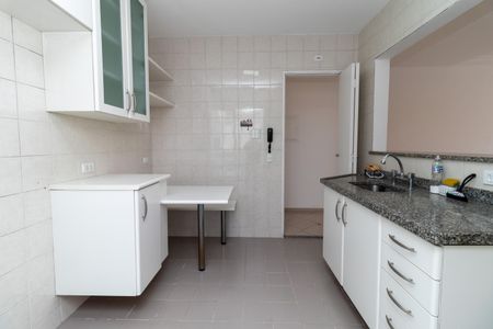 Apartamento à venda com 58m², 2 quartos e 2 vagas Apartamento à venda com 58m², 2 quartos e 2 vagasCozinha