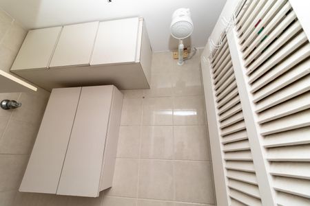 Apartamento à venda com 58m², 2 quartos e 2 vagas Apartamento à venda com 58m², 2 quartos e 2 vagasBanheiro de Serviço