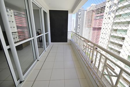 Apartamento para alugar com 65m², 2 quartos e 1 vaga Apartamento para alugar com 65m², 2 quartos e 1 vagaSacada