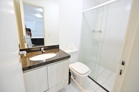 Apartamento para alugar com 65m², 2 quartos e 1 vaga Apartamento para alugar com 65m², 2 quartos e 1 vagaBanheiro da Suíte