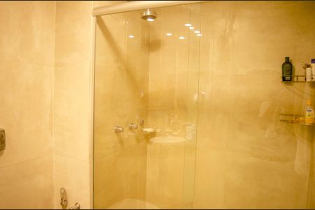 Banheiro da Suíte de kitnet/studio para alugar com 1 quarto, 40m² em Setor Oeste, Goiânia