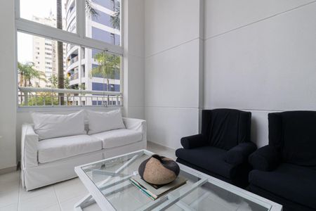 Varanda de apartamento à venda com 1 quarto, 82m² em Vila Nova Conceição, São Paulo