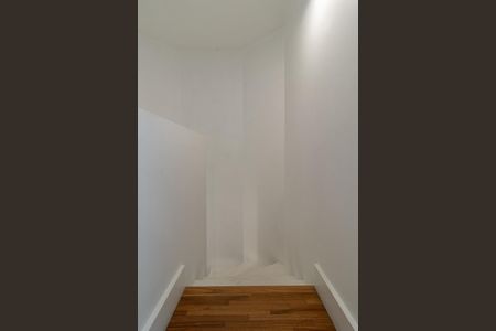 Apartamento à venda com 82m², 1 quarto e 1 vagaEscada