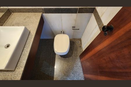 Apartamento para alugar com 257m², 3 quartos e 2 vagas Apartamento para alugar com 257m², 3 quartos e 2 vagasLavabo