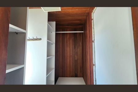 Apartamento para alugar com 257m², 3 quartos e 2 vagas Apartamento para alugar com 257m², 3 quartos e 2 vagasCloset do quarto 3