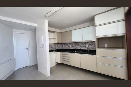 Apartamento para alugar com 257m², 3 quartos e 2 vagas Apartamento para alugar com 257m², 3 quartos e 2 vagasCozinha