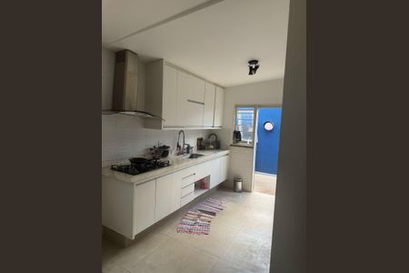 Casa para alugar com 385m², 4 quartos e 4 vagas Casa para alugar com 385m², 4 quartos e 4 vagasCozinha