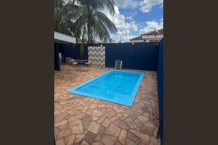 Casa para alugar com 385m², 4 quartos e 4 vagas Casa para alugar com 385m², 4 quartos e 4 vagasÁrea Externa