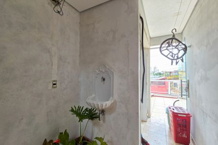 Casa à venda com 200m², 6 quartos e 2 vagasCasa 1 - Área de serviço