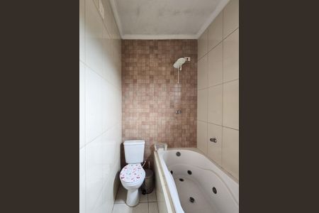 Casa à venda com 200m², 6 quartos e 2 vagasCasa 1 - Banheiro da Suíte 1 