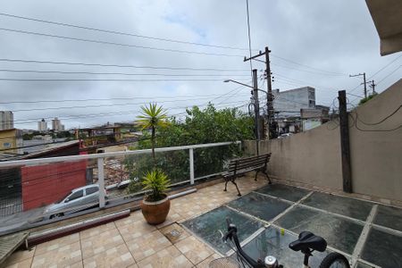 Casa à venda com 200m², 6 quartos e 2 vagasCasa 1 - Sacada da sala