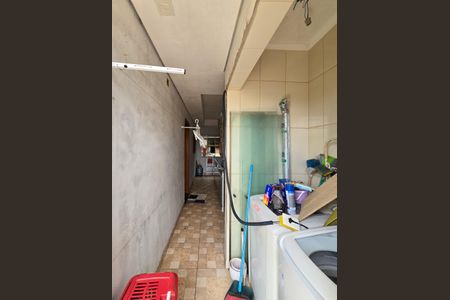 Casa à venda com 200m², 6 quartos e 2 vagasCasa 1 - Área de serviço