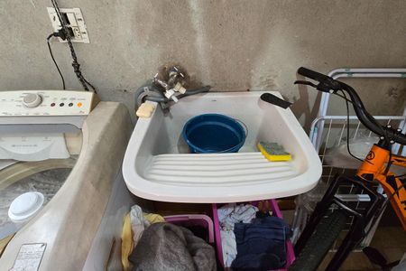 Casa à venda com 200m², 6 quartos e 2 vagasCasa 2 - Área de serviço