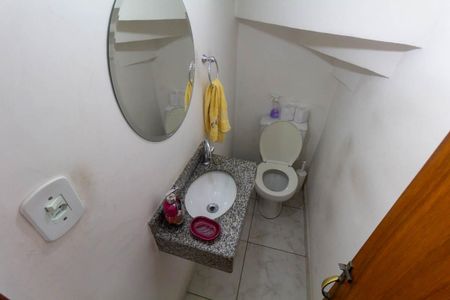 Casa à venda com 121m², 2 quartos e 2 vagasLavabo