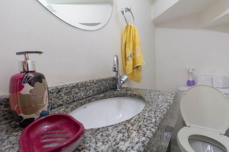 Casa à venda com 121m², 2 quartos e 2 vagasLavabo