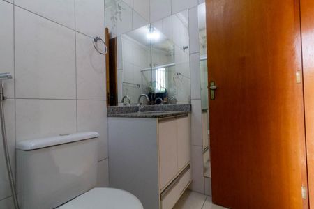 Casa à venda com 121m², 2 quartos e 2 vagasBanheiro da Suíte 2