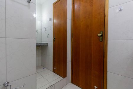 Casa à venda com 121m², 2 quartos e 2 vagasBanheiro da Suíte 1