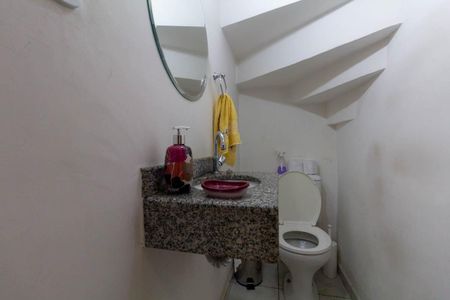 Casa à venda com 121m², 2 quartos e 2 vagasLavabo