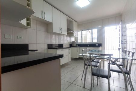 Casa à venda com 121m², 2 quartos e 2 vagasCozinha