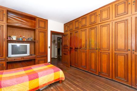 Casa à venda com 3 quartos, 325m² em Campo Belo, São Paulo