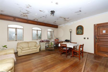 Casa à venda com 3 quartos, 325m² em Campo Belo, São Paulo