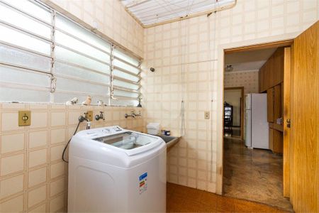 Casa à venda com 325m², 3 quartos e 5 vagas