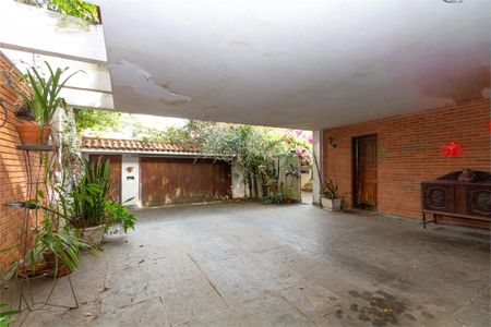 Casa à venda com 325m², 3 quartos e 5 vagas