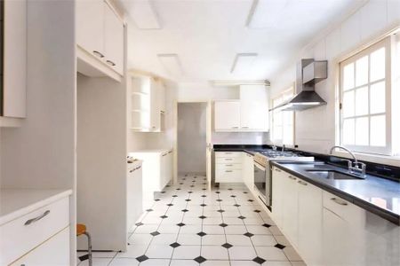 Casa à venda com 670m², 4 quartos e 5 vagas