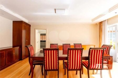 Casa à venda com 670m², 4 quartos e 5 vagas