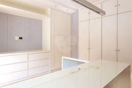 Casa à venda com 4 quartos, 670m² em Morumbi, São Paulo