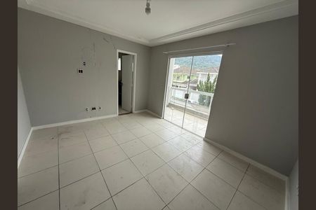 Casa à venda com 3 quartos, 180m² em Vargem Pequena, Rio de Janeiro