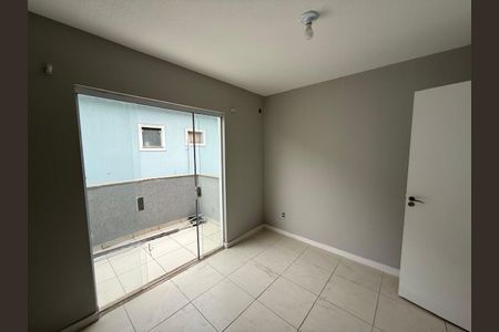Casa à venda com 3 quartos, 180m² em Vargem Pequena, Rio de Janeiro