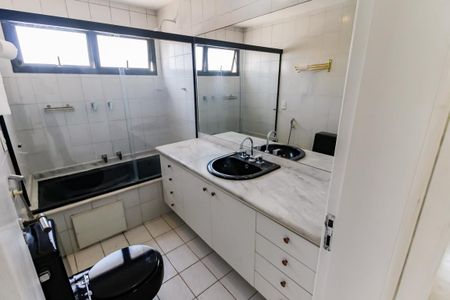 Apartamento à venda com 114m², 3 quartos e 2 vagasBanheiro da Suíte