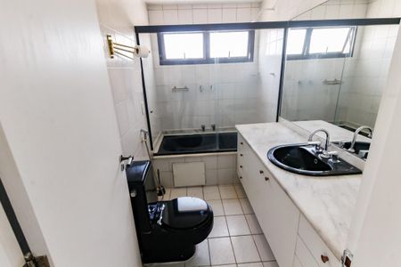 Apartamento à venda com 114m², 3 quartos e 2 vagasBanheiro da Suíte