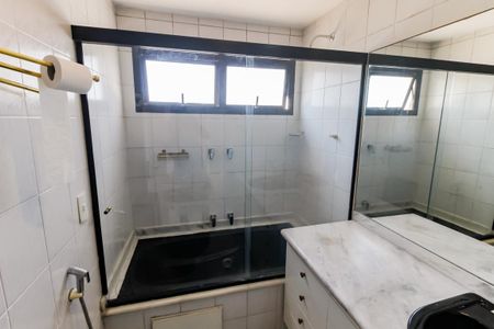 Apartamento à venda com 114m², 3 quartos e 2 vagasBanheiro da Suíte