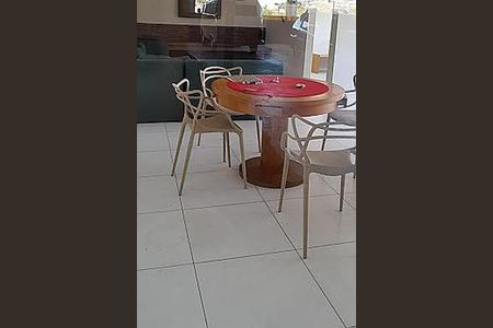 Apartamento à venda com 67m², 2 quartos e 1 vaga