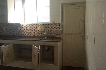 Casa à venda com 110m², 5 quartos e 2 vagas