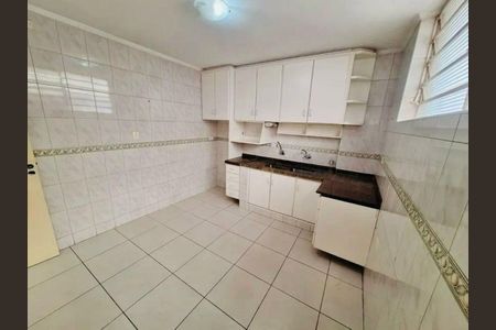 Casa à venda com 130m², 3 quartos e 4 vagas