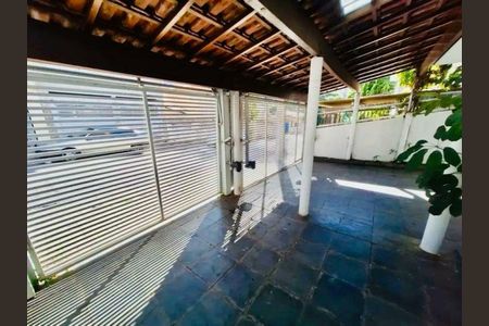 Casa à venda com 130m², 3 quartos e 4 vagas