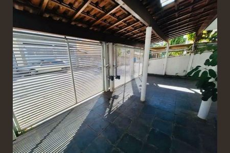 Casa à venda com 130m², 3 quartos e 4 vagas