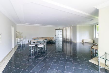 Apartamento à venda com 286m², 4 quartos e 4 vagasSalão de Festas