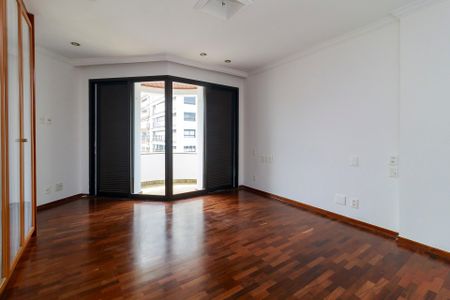 Apartamento à venda com 286m², 4 quartos e 4 vagasSuíte 1