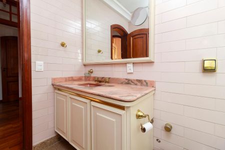 Apartamento à venda com 286m², 4 quartos e 4 vagasBanheiro 3