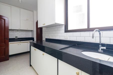 Apartamento à venda com 286m², 4 quartos e 4 vagasCozinha
