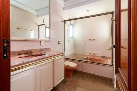 Apartamento à venda com 286m², 4 quartos e 4 vagasBanheiro 3