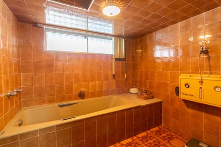 Casa à venda com 303m², 3 quartos e 4 vagasBanheiro da Suíte