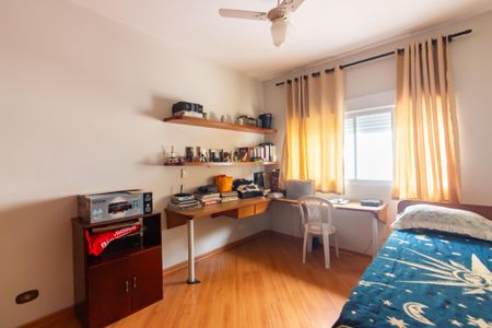 Casa à venda com 303m², 3 quartos e 4 vagasQuarto 2