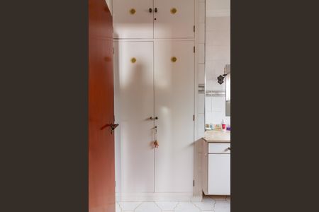 Casa à venda com 303m², 3 quartos e 4 vagasBanheiro