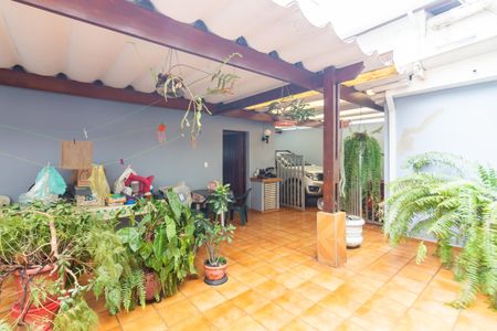 Casa à venda com 303m², 3 quartos e 4 vagasQuintal